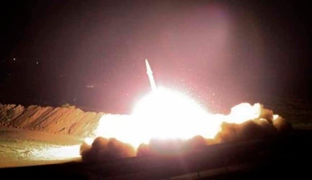 míssil atingindo base dos eua