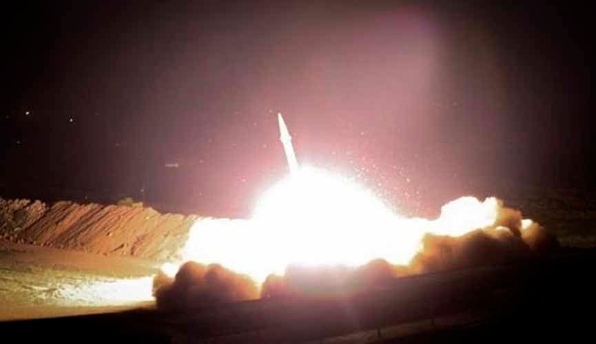 míssil atingindo base dos eua