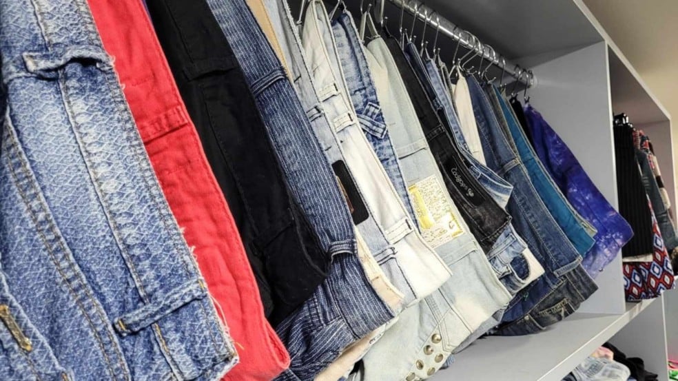 Roupas do Bazar do Hospital São Vicente