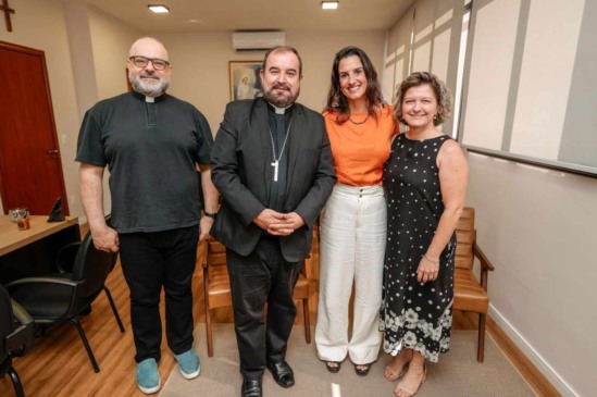 Bispo da Diocese de Jundiaí recebe equipe da Assistência Social para alinhamento de trabalhos