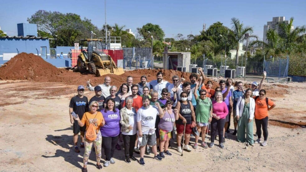 Prefeito de Jundiaí e alunos do PEAMA no Bolão