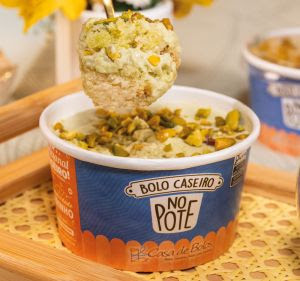 Bolo Caseiro no Pote de Leitinho com Pistache