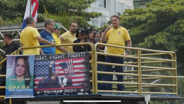 Durante ato em Copacabana, Bolsonaro pede anistia para condenados do 8 de janeiro