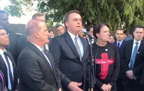 Bolsonaro diz que governo estuda fim dos 40% do FGTS, mas depois volta atrás