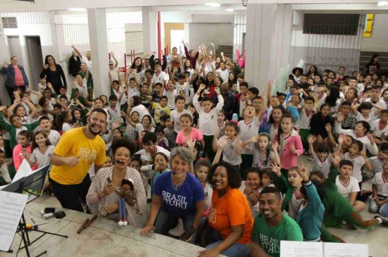 Brasil de Tuhu celebra 15 anos de atuação com alunos das CEMEBs de Várzea Paulista