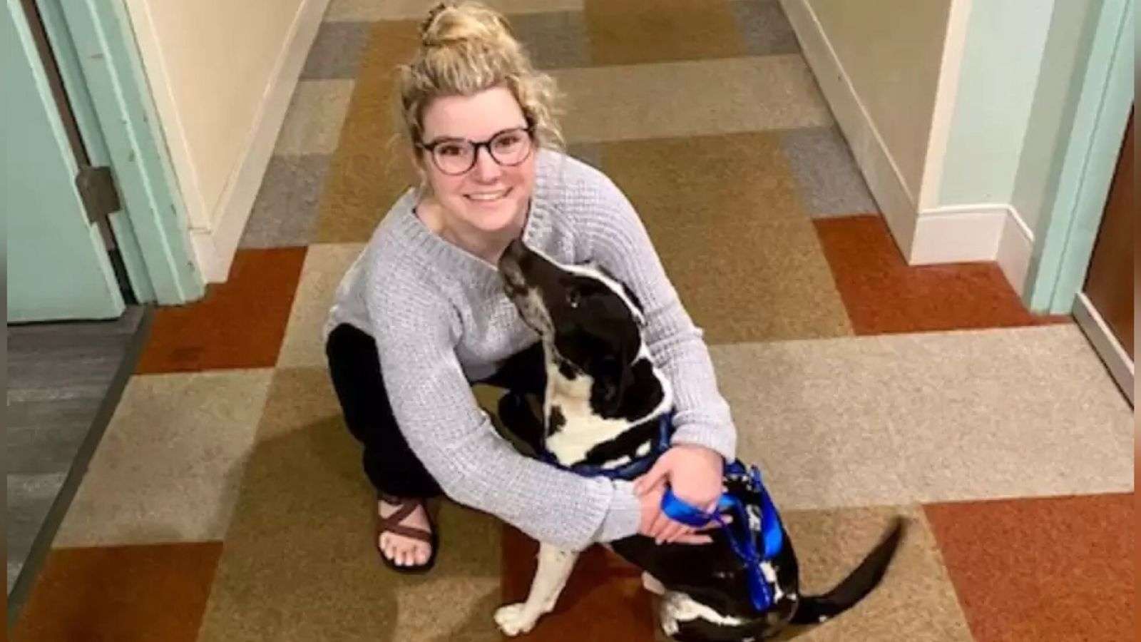 Brianna e o cachorro Blu