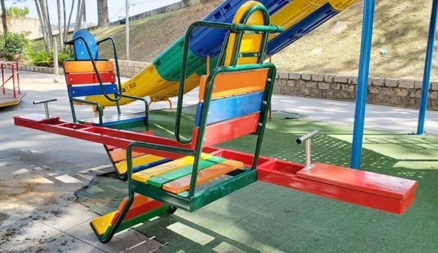 Vinhedo instala brinquedos adaptados para crianças cadeirantes