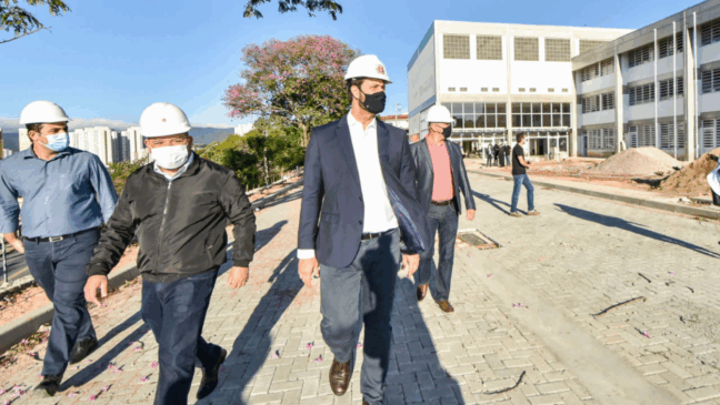 Escola Inovadora: Alunos visitam obras da EMEB Candelário, em Jundiaí