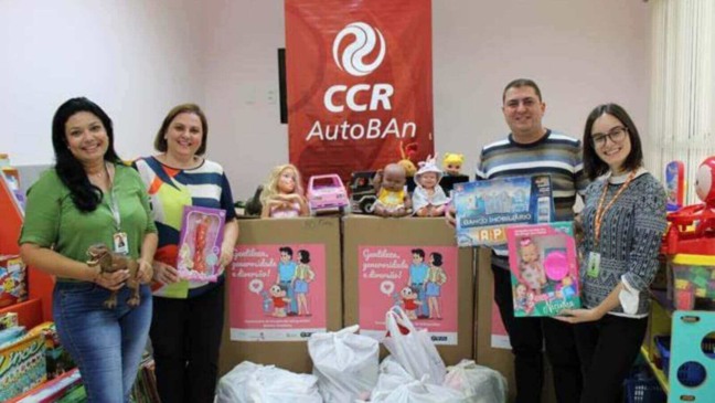 Entrega de presentes doados