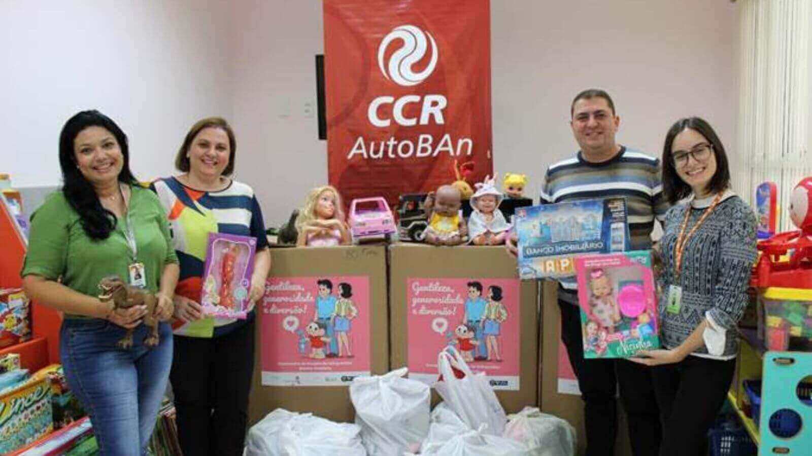 Entrega de presentes doados