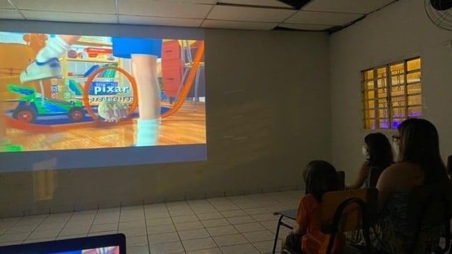 As sessões de cineclube acontecem toda quarta-feira a partir das 19h e são gratuitas