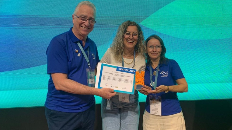 Cássia, gerente da UBS Agapeama, representou a UGPS na cerimônia