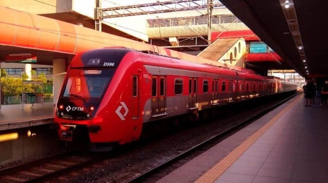 Trem da CPTM na estação