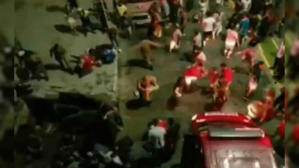 Calçada cai em Joinville