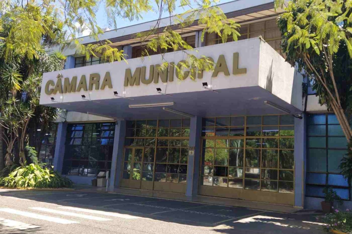 Câmara Municipal de Bragança Paulista abre concurso com remunerações de até R$ 8 mil Câmara Municipal de Bragança Paulista abre concurso com remunerações de até R$ 8 mil