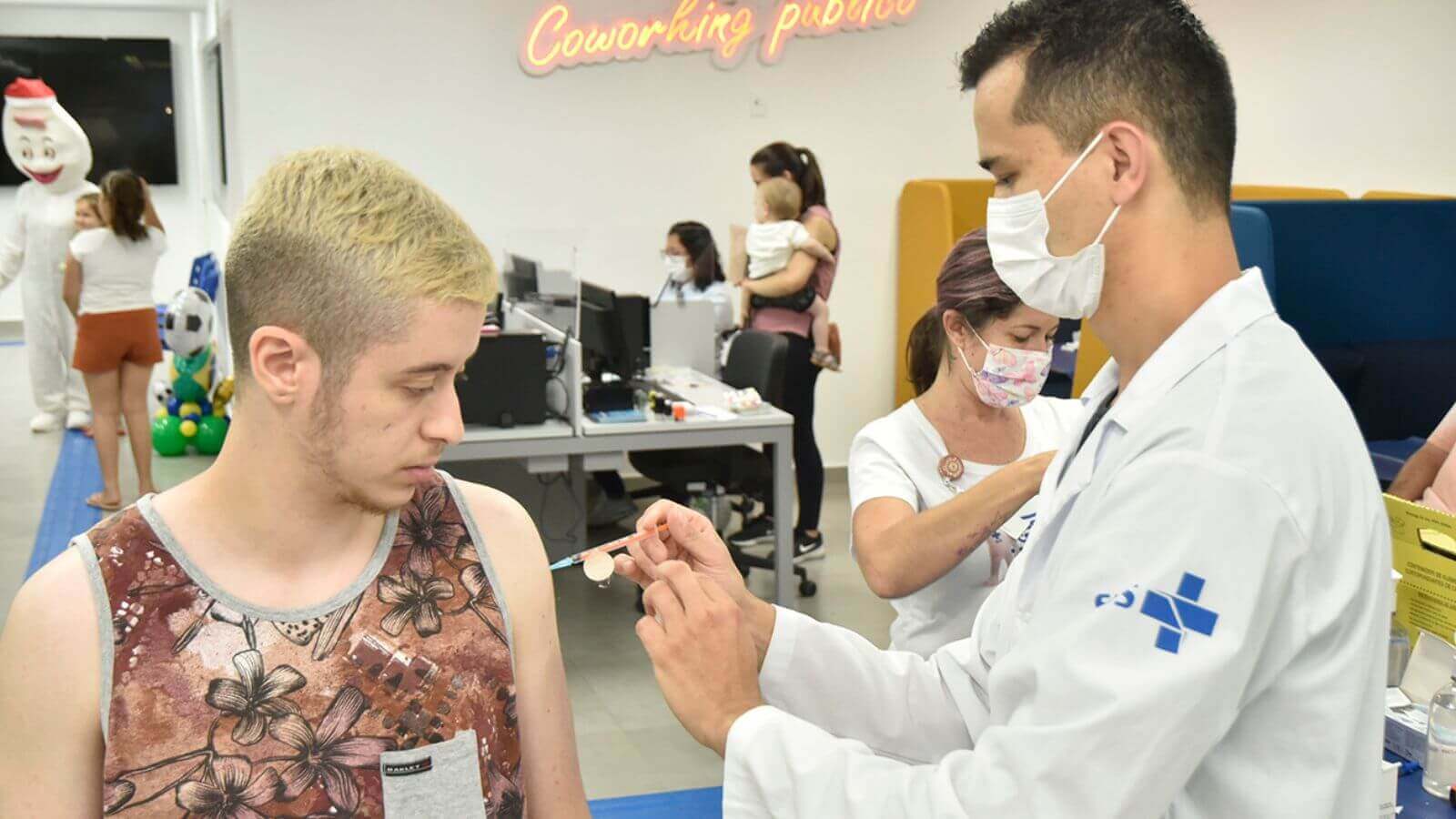 Vacinação no Espaço Jundiaí Empreendedora, no Maxi Shopping Jundiaí