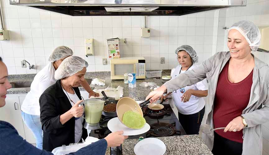 Cerca de 1 mil profissionais da educação compartilham experiência em evento em Jundiaí