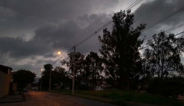 Céu escuro na tarde de Jundiaí pode ser resultado de queimadas na Amazônia