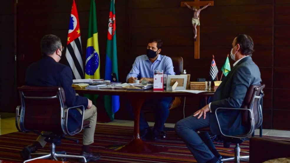 Prefeito Luiz Fernando, presidente da Univest e gestor da Casa Civil, Gustavo Maryssael