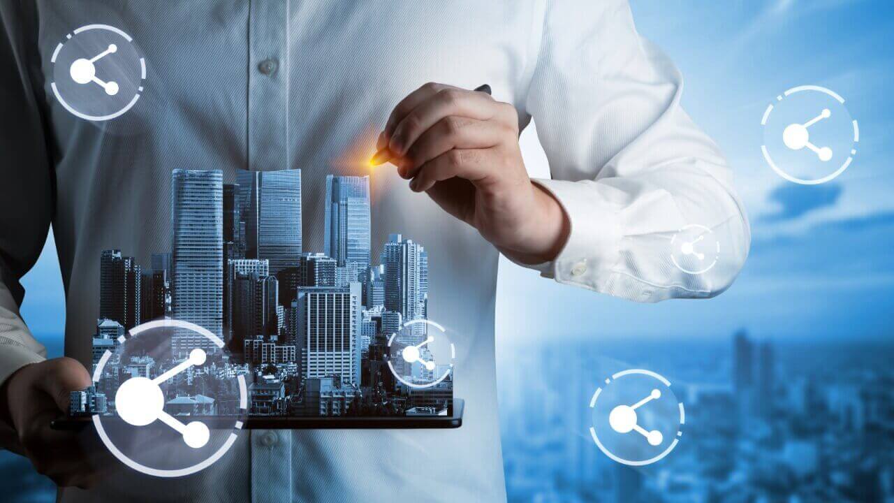 Homem projetando prédios em inteligencia artificial