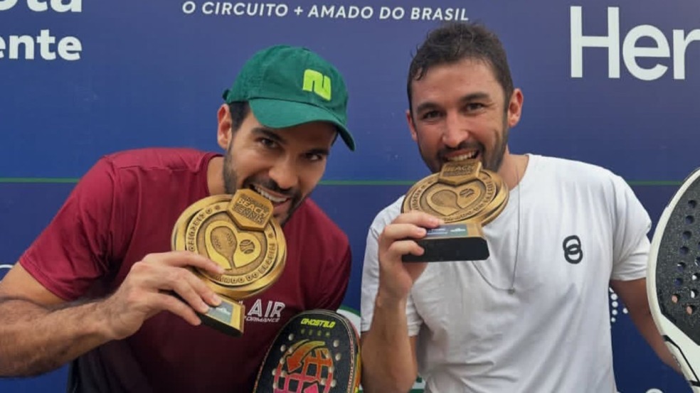 Jogadores de Beach Tennis Jogadores de Beach Tennis