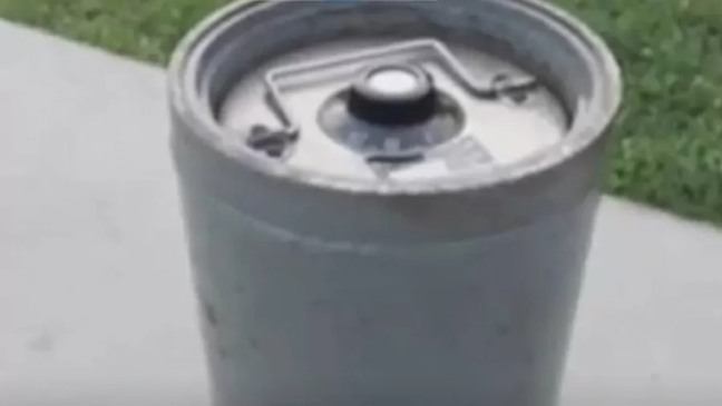 Homem vendeu cofre achando que não tinha nada dentro, mas comprador achou R$ 126 mil dentro dele
(Foto: Reprodução/Mirror)