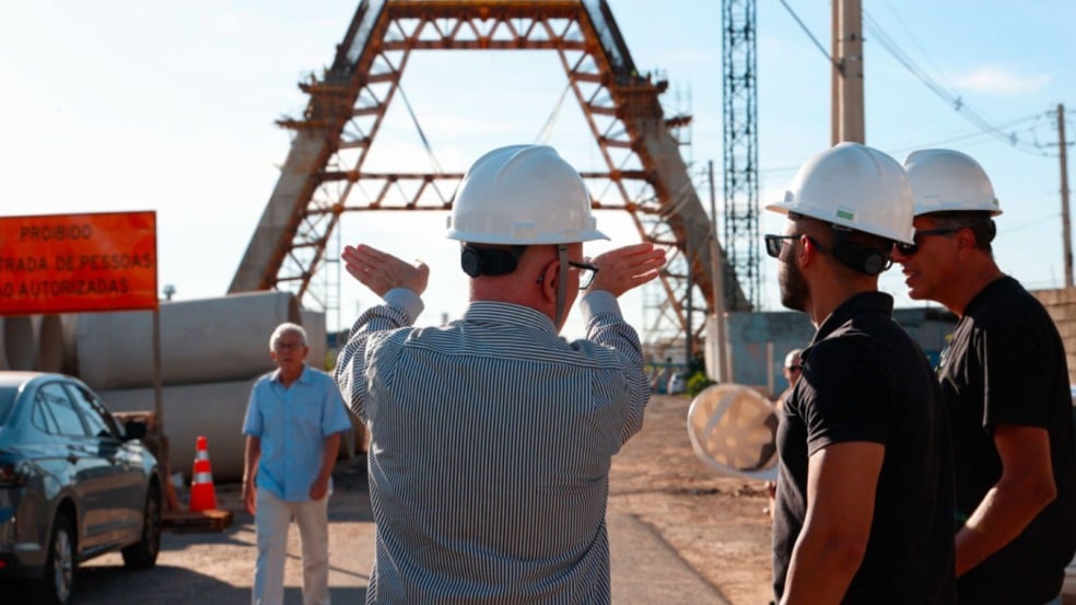 Obras na Frederico Ozanan
