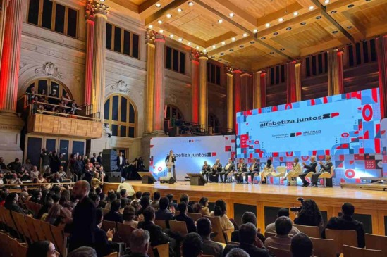 Educação de Jundiaí recebe premiação em lançamento de programa estadual de alfabetização