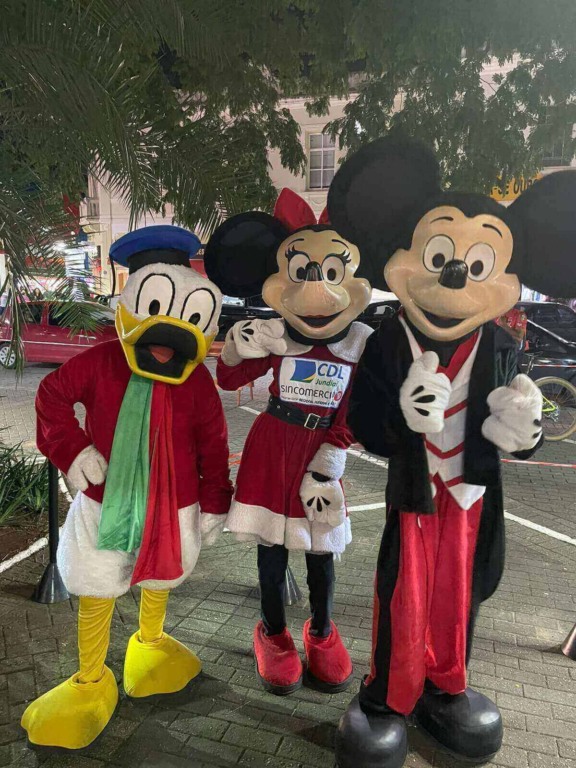 Personagens no Centro de Jundiaí