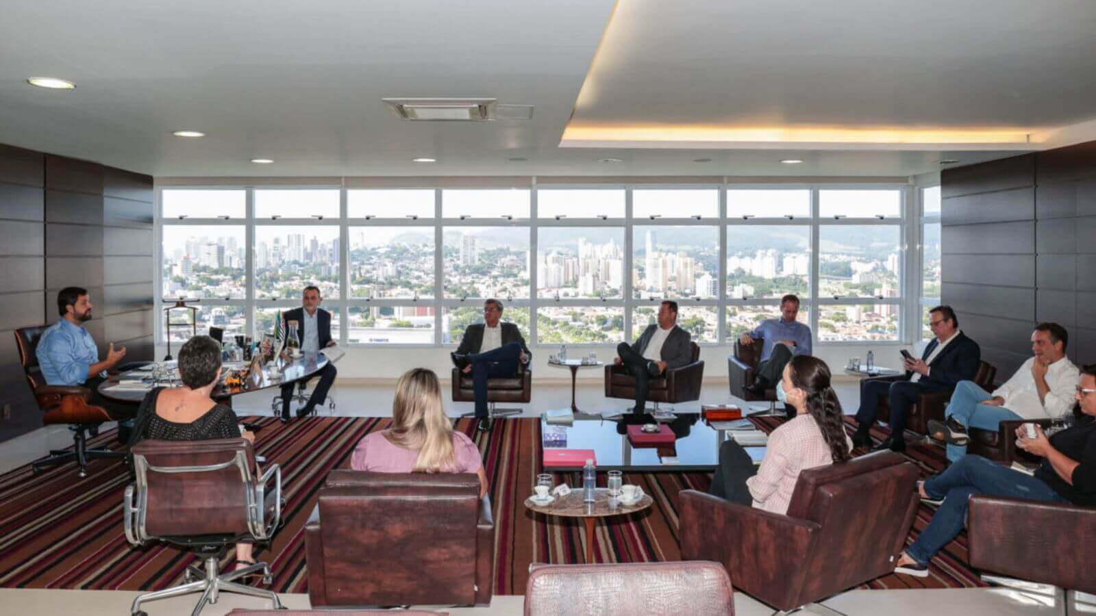 Comitiva de Nova Odessa visitam Jundiaí