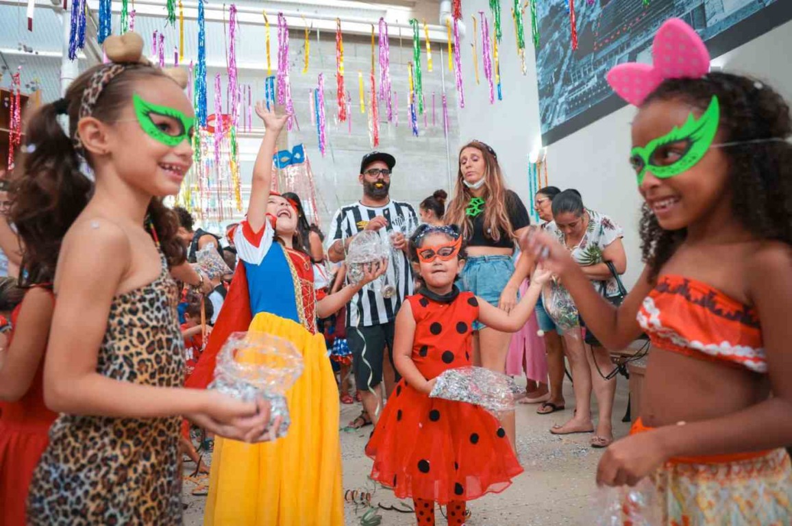 Carnaval é destaque na Biblioteca Nelson Foot e Fábrica das Infâncias Japy Carnaval é destaque na Biblioteca Nelson Foot e Fábrica das Infâncias Japy