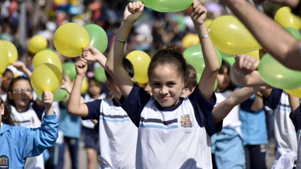 Estudante em desfile de 7 de Setembro em Jundiaí