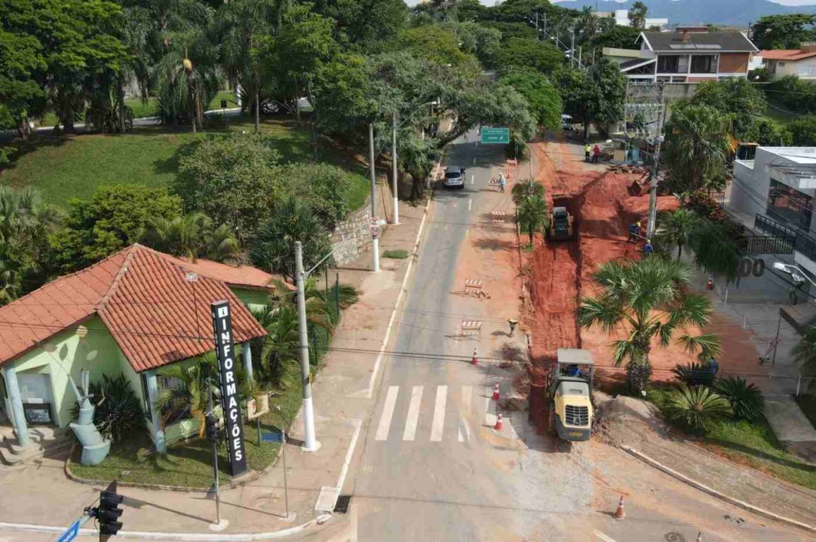 DAE Jundiaí interdita rua dos Cristais, no Jardim Ana Maria, para implantação de nova adutora