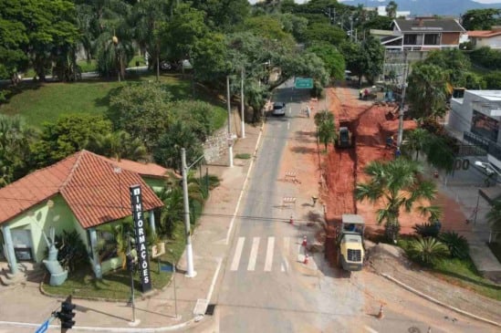 DAE Jundiaí interdita rua dos Cristais, no Jardim Ana Maria, para implantação de nova adutora