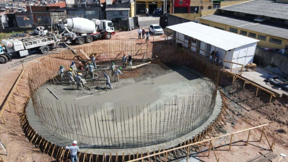 Obras de reservatório de água no bairro Ivoturucaia, em Jundiaí