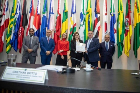 Dae recebe medalha "amiga"