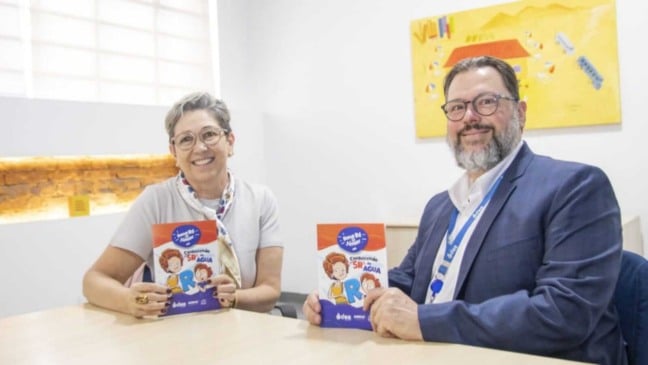 Gestora de Educação, Vastí Ferrari Marques, e diretor superintendente de Gestão da DAE, Evandro Biancarelli