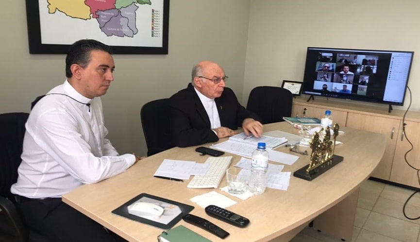 Foto de reunião com bispo