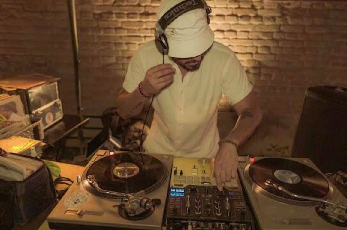 O DJ Eduardo Brechó se apresenta no domingo (30). Foto: Divulgação/Sesc Jundiaí