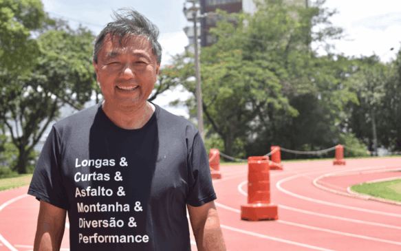 Roberto Itimura em pisa de bolão