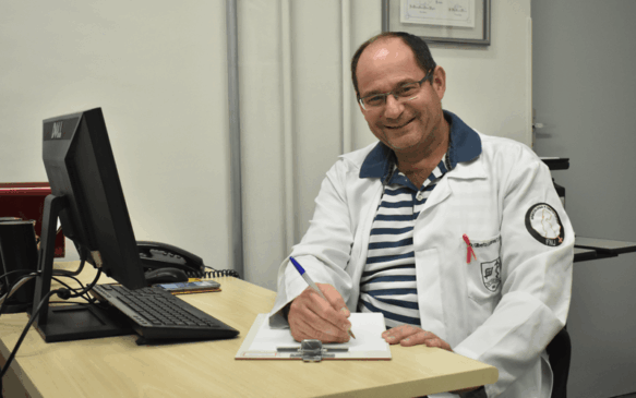 Gilberto é professor na FMJ e ginecologista e obstetra no HU. (Foto: Larissa Knupp/Tribuna de Jundiaí)