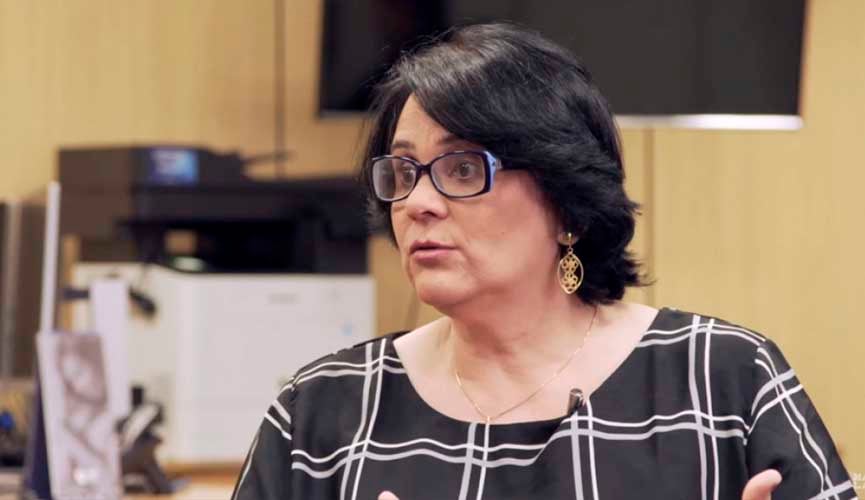 Ministra Damares Alves está em busca de relacionamento