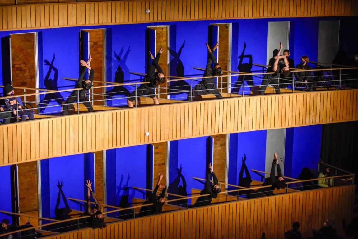 Apresentação no Teatro Polytheama