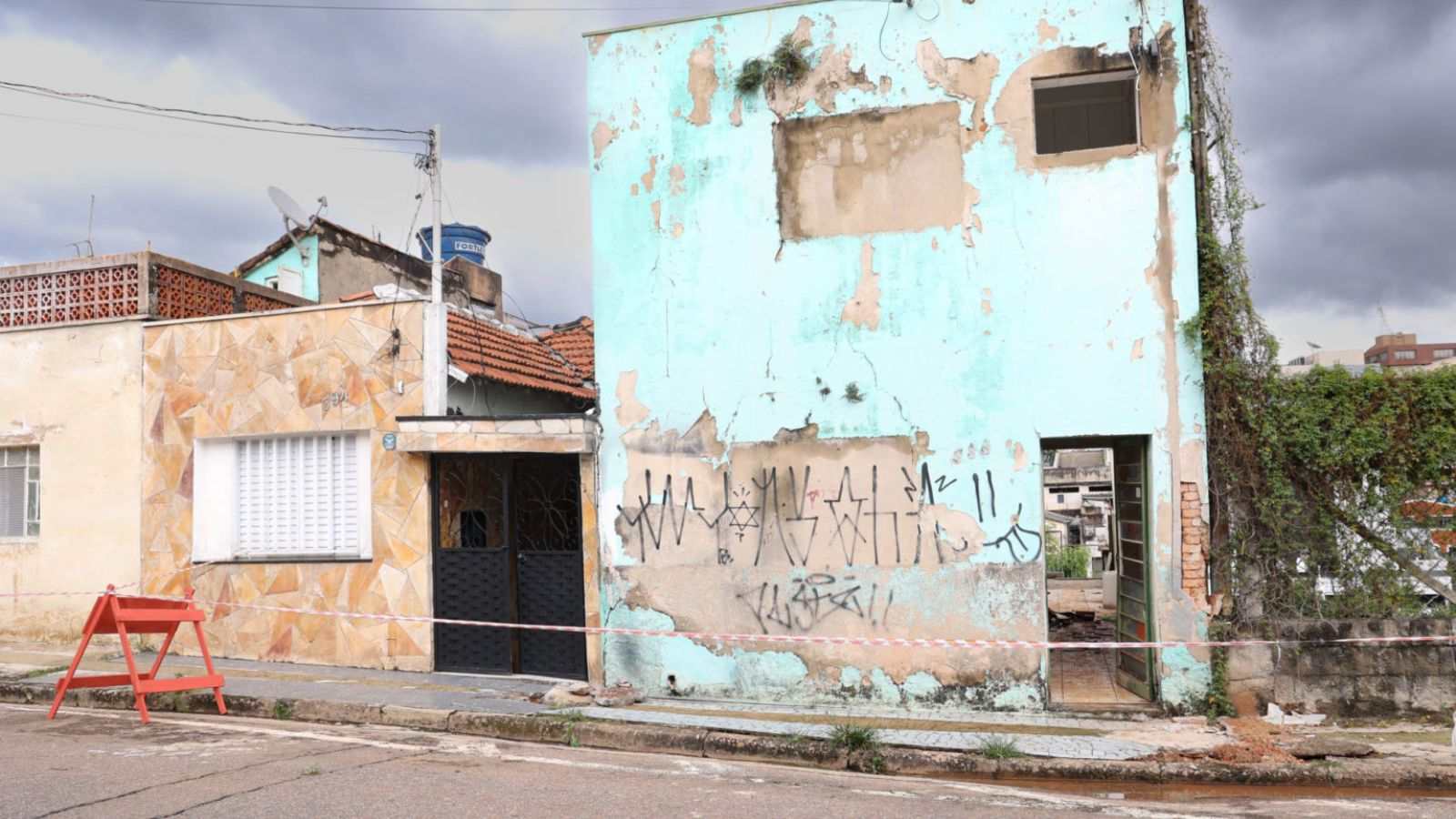Defesa Civil de Jundiaí interdita 3 residências no bairro Bela Vista