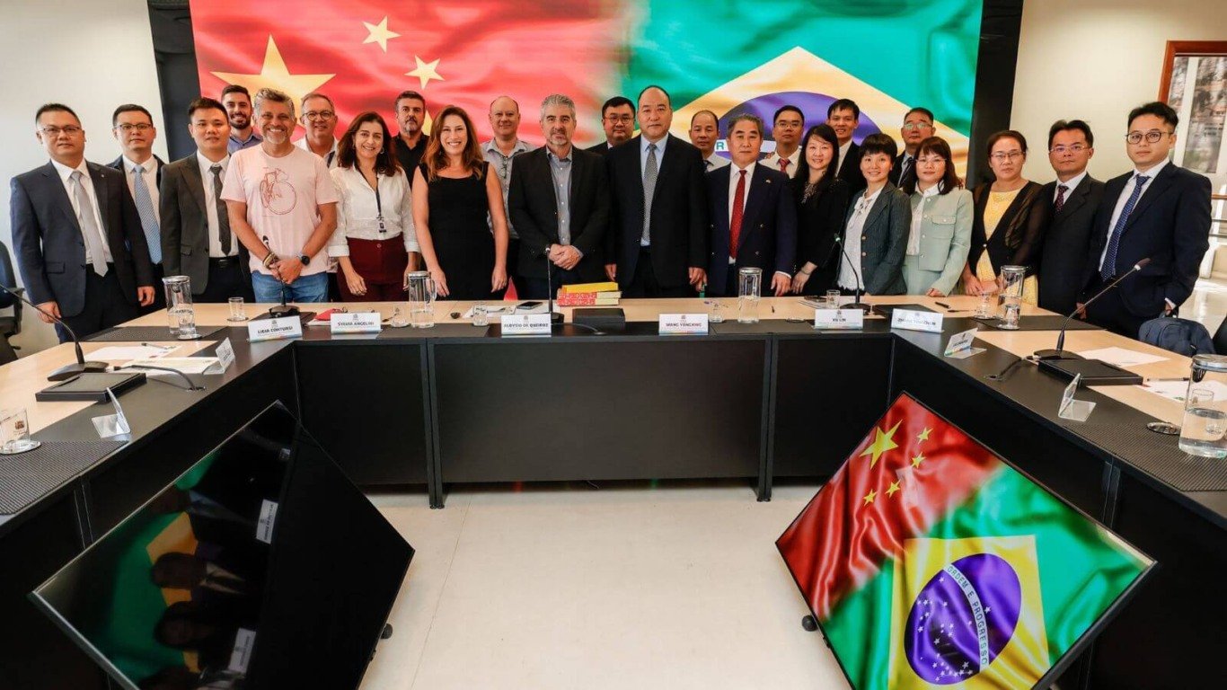 Delegação da China em visita ao Paço Municipal de Jundiaí para conhecer projetos de mobilidade