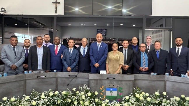 Débora Prado com eleitos de Jarinu.