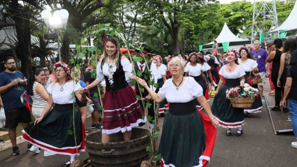 Atores na Festa da Uva de Jundiaí.