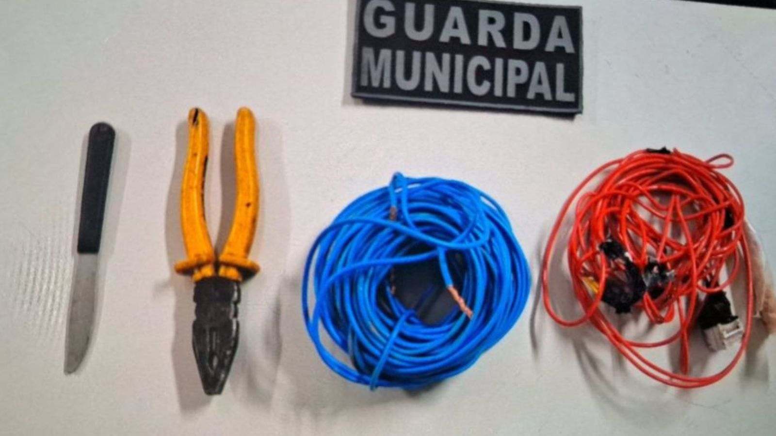 Objetos furtados em obra.