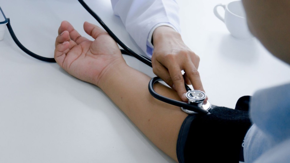 Exame de pressão. Exame de pressão.