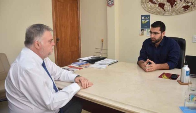 Detentos do semiaberto iniciam trabalhos de limpeza na cidade